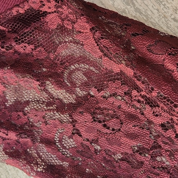 Belldini Mock Neck Knit  Sheer Lace/ Satin sleeve, Wine, Womens L, NWOT - Picture 6 of 7